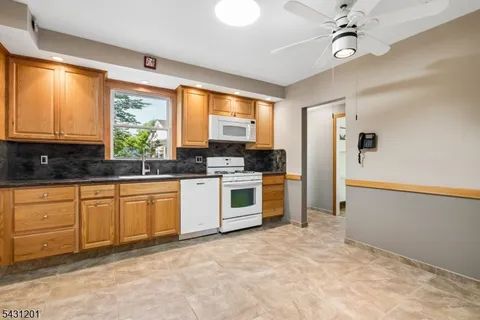 $875,000 | 186 West Northfield Road, Livingston, NJ 07039