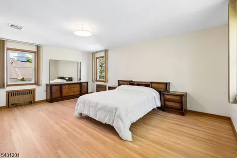 $875,000 | 186 West Northfield Road, Livingston, NJ 07039