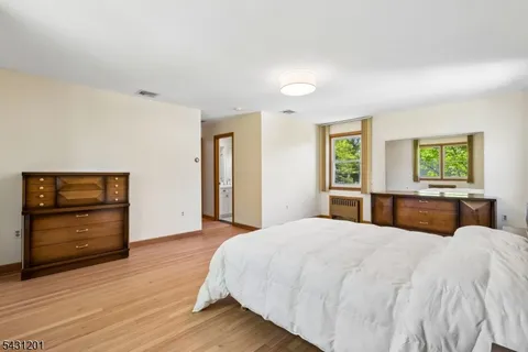 $875,000 | 186 West Northfield Road, Livingston, NJ 07039