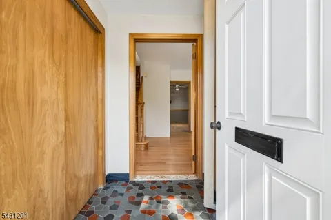 $875,000 | 186 West Northfield Road, Livingston, NJ 07039