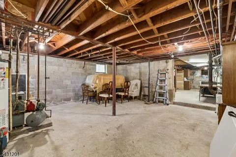 $875,000 | 186 West Northfield Road, Livingston, NJ 07039
