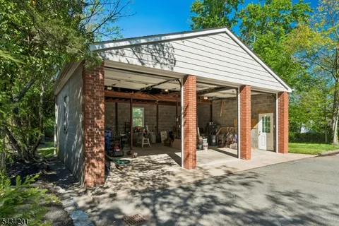 $875,000 | 186 West Northfield Road, Livingston, NJ 07039
