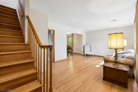 $875,000 | 186 West Northfield Road, Livingston, NJ 07039