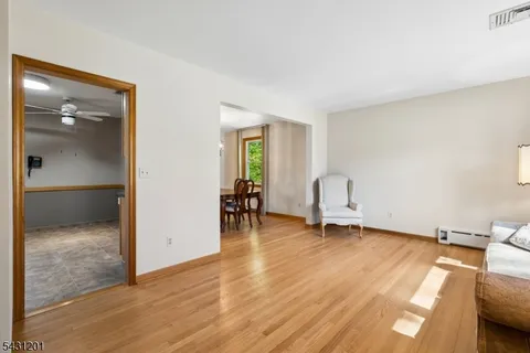 $875,000 | 186 West Northfield Road, Livingston, NJ 07039
