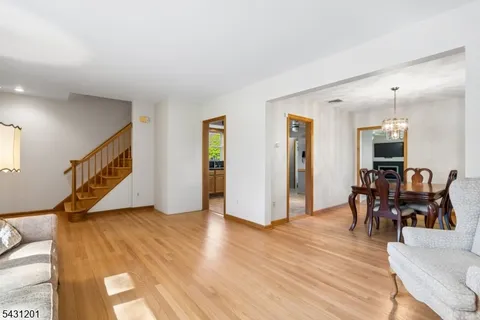 $875,000 | 186 West Northfield Road, Livingston, NJ 07039