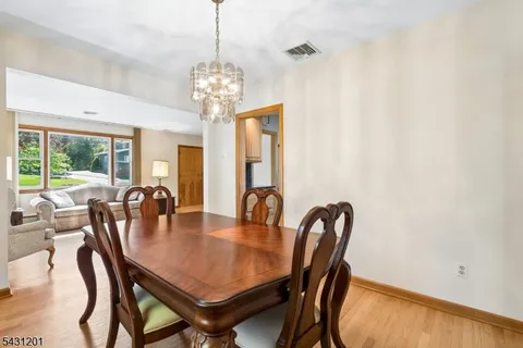 $875,000 | 186 West Northfield Road, Livingston, NJ 07039