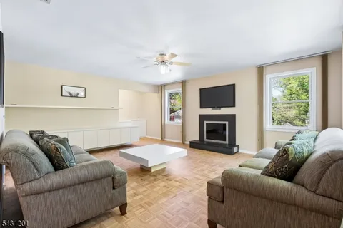 $875,000 | 186 West Northfield Road, Livingston, NJ 07039