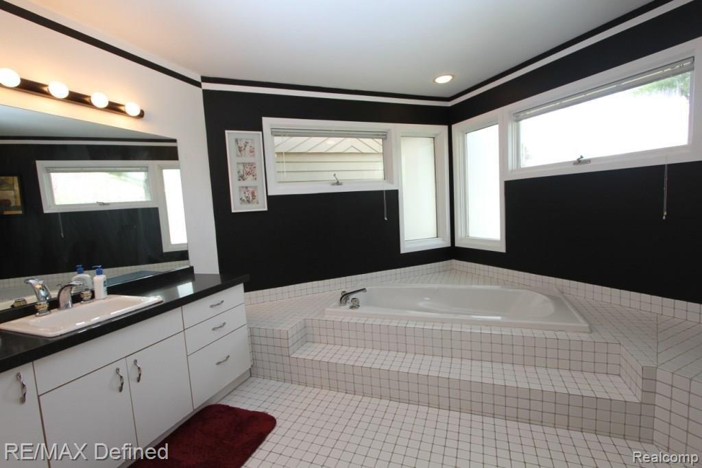 2332 Ulster Road Rochester Hills, MI 48309 - Photo 26 of 38