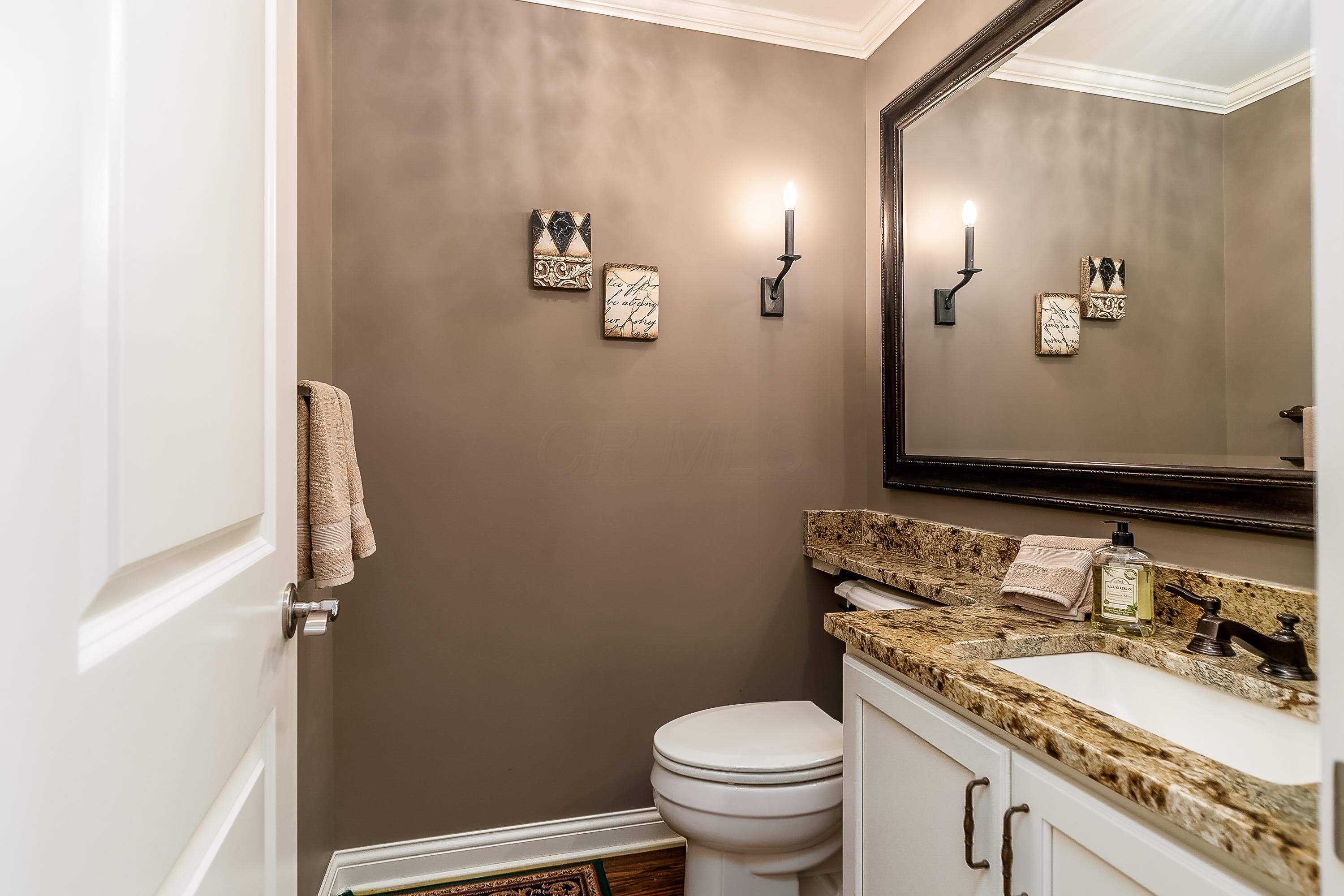 2077 Elgin Road Upper Arlington, OH 43221 - Photo 17 of 38