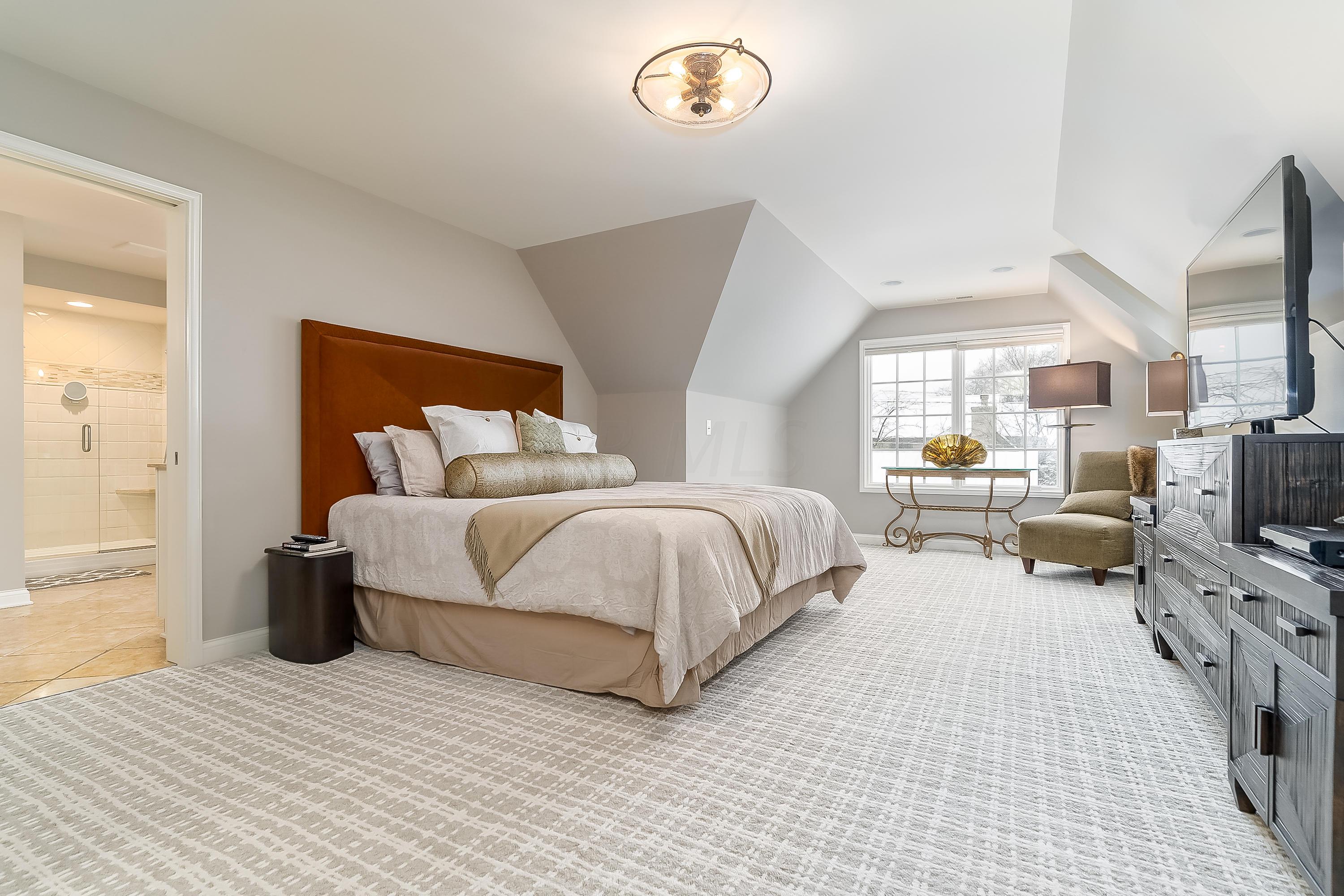 2077 Elgin Road Upper Arlington, OH 43221 - Photo 18 of 38