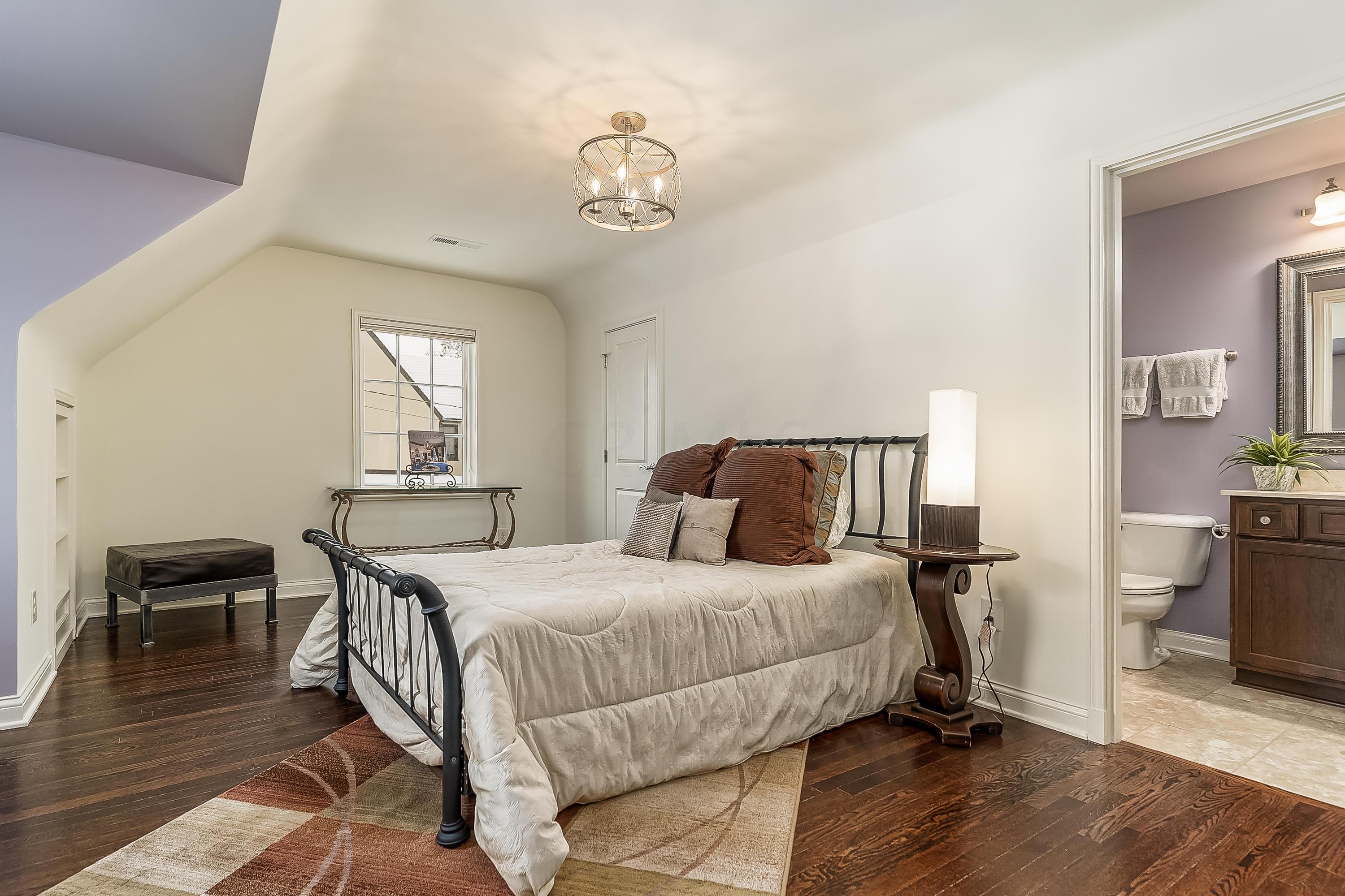 2077 Elgin Road Upper Arlington, OH 43221 - Photo 24 of 38
