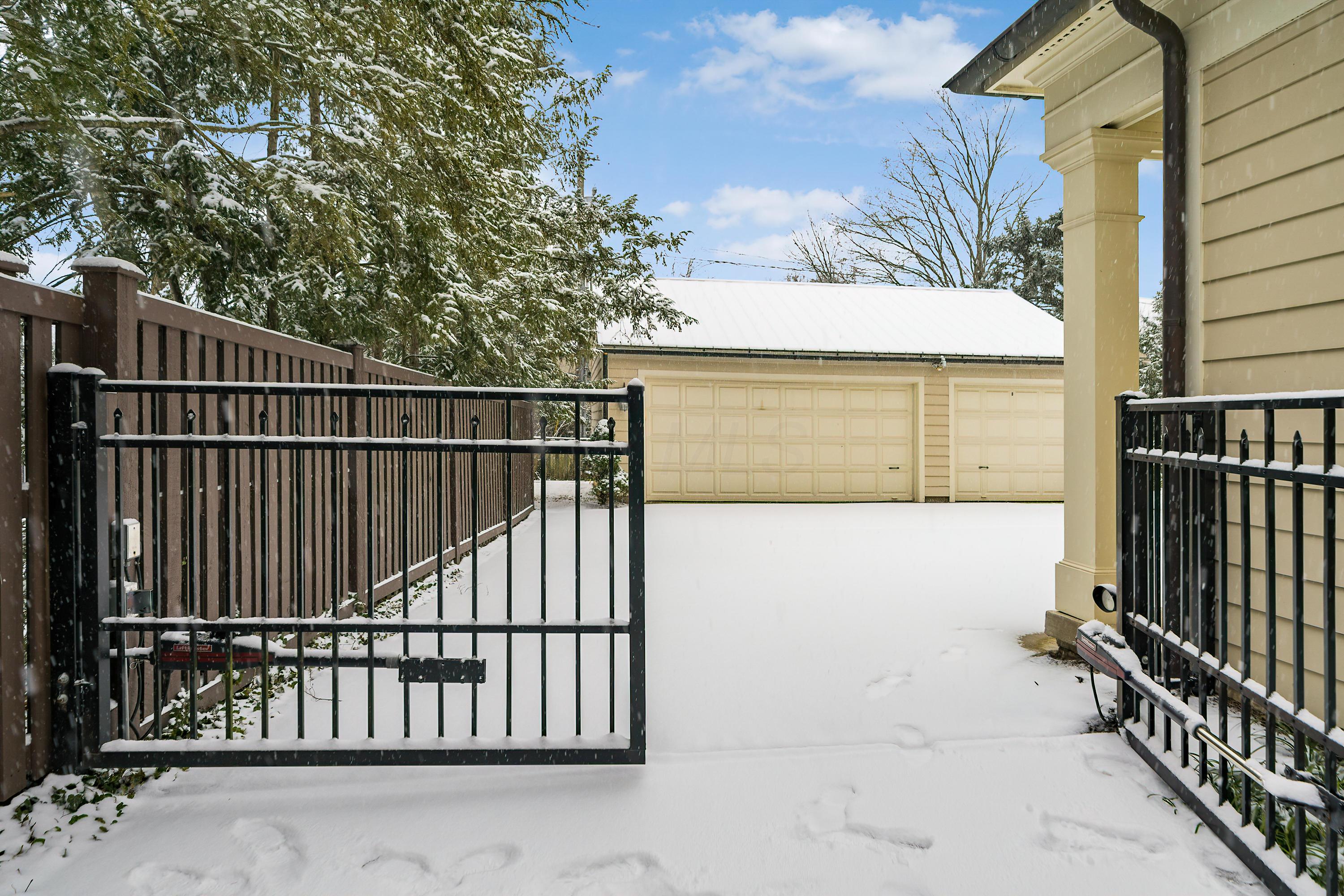 2077 Elgin Road Upper Arlington, OH 43221 - Photo 32 of 38