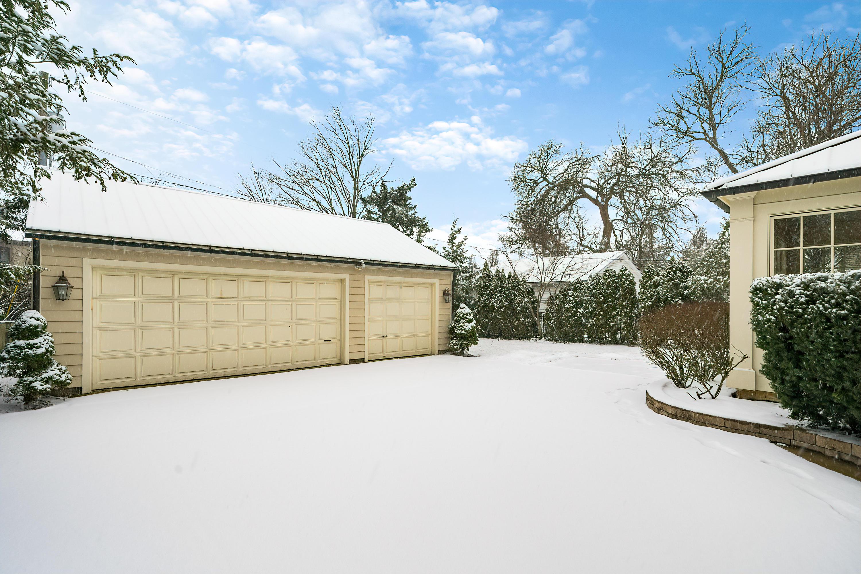 2077 Elgin Road Upper Arlington, OH 43221 - Photo 33 of 38