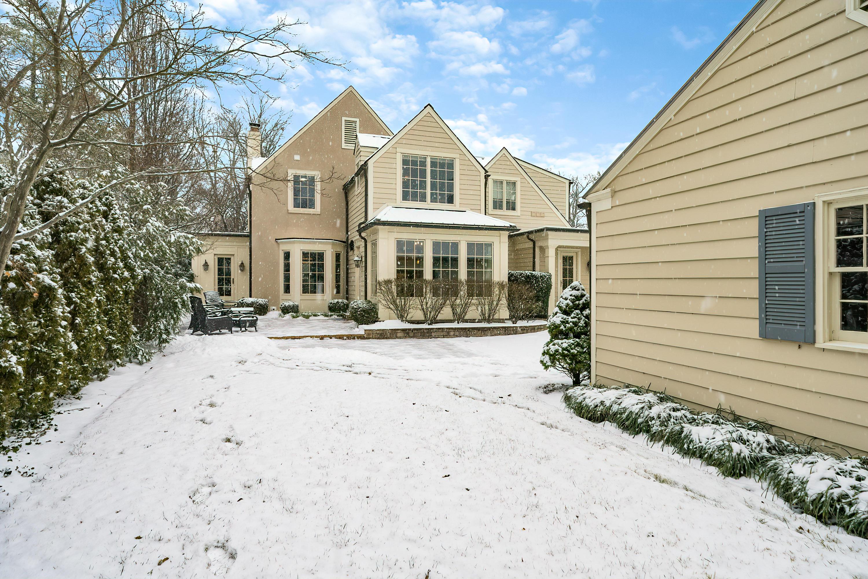 2077 Elgin Road Upper Arlington, OH 43221 - Photo 37 of 38