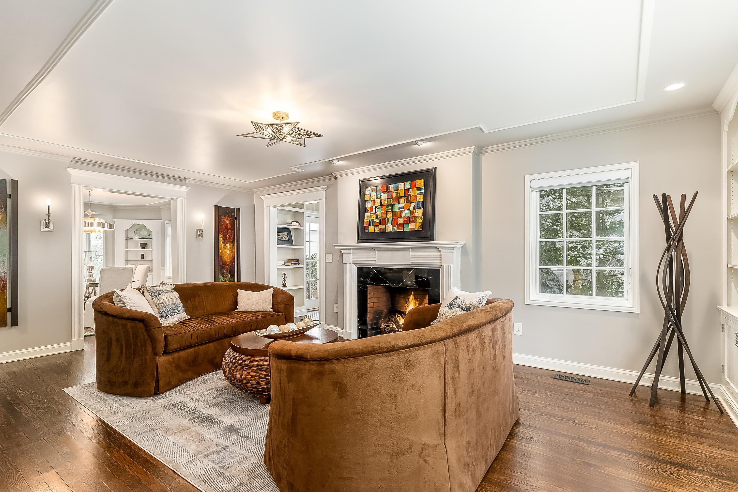 2077 Elgin Road Upper Arlington, OH 43221 - Photo 4 of 38