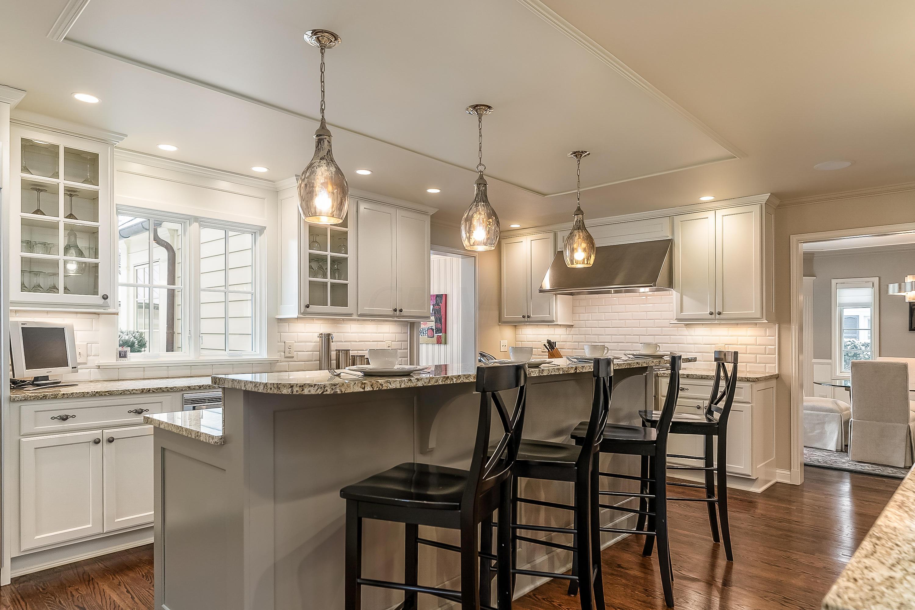 2077 Elgin Road Upper Arlington, OH 43221 - Photo 8 of 38