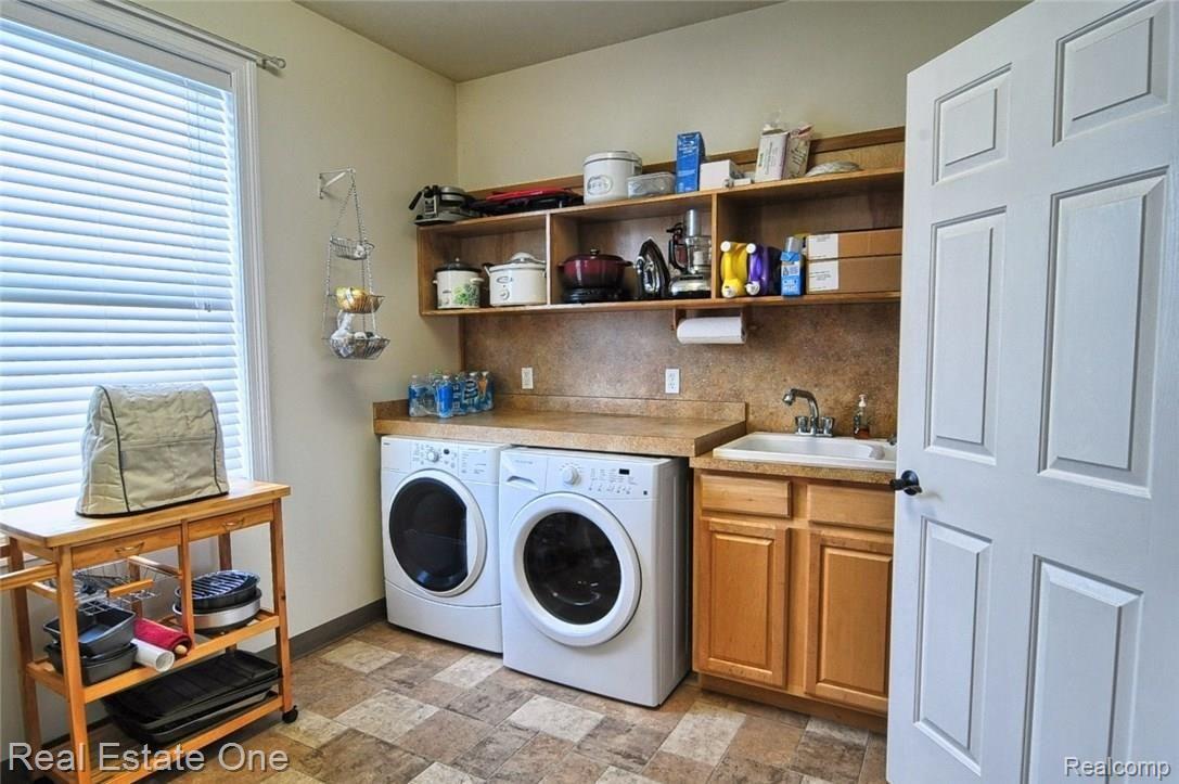 2970 Wagarville Road Gladwin, MI 48624 - Photo 23 of 30 Laundry room/Mud room