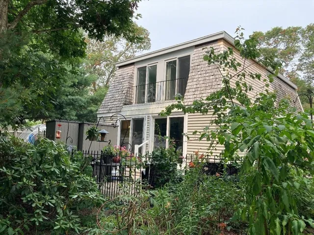 $554,500 | 6 Santuit Pond Road, Mashpee, MA 02649