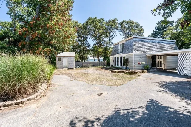 $554,500 | 6 Santuit Pond Road, Mashpee, MA 02649