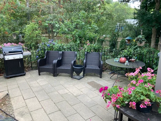 $554,500 | 6 Santuit Pond Road, Mashpee, MA 02649