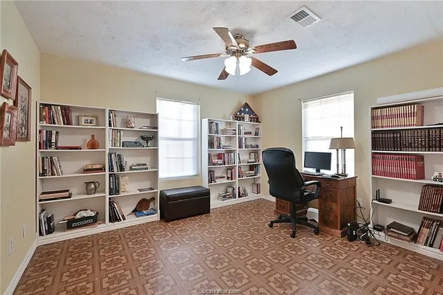 $2,750 | 9776 Calhoun Road, Bryan, TX 77808