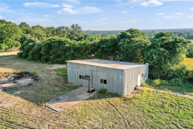 $2,750 | 9776 Calhoun Road, Bryan, TX 77808