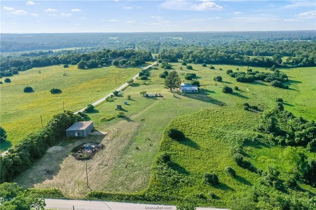 $2,750 | 9776 Calhoun Road, Bryan, TX 77808