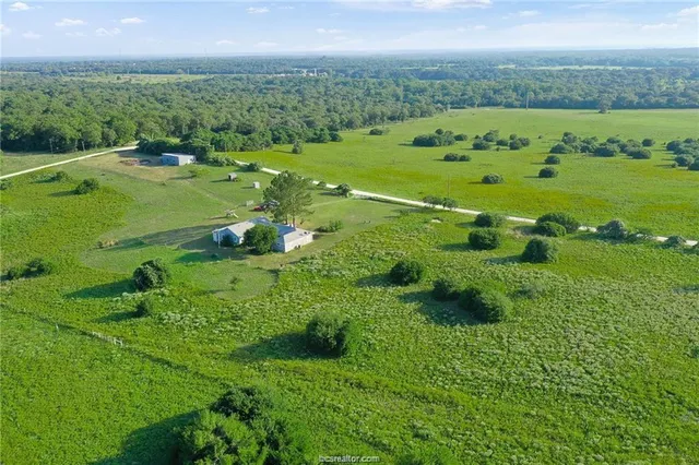 $2,750 | 9776 Calhoun Road, Bryan, TX 77808