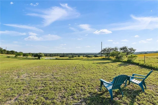 $2,750 | 9776 Calhoun Road, Bryan, TX 77808