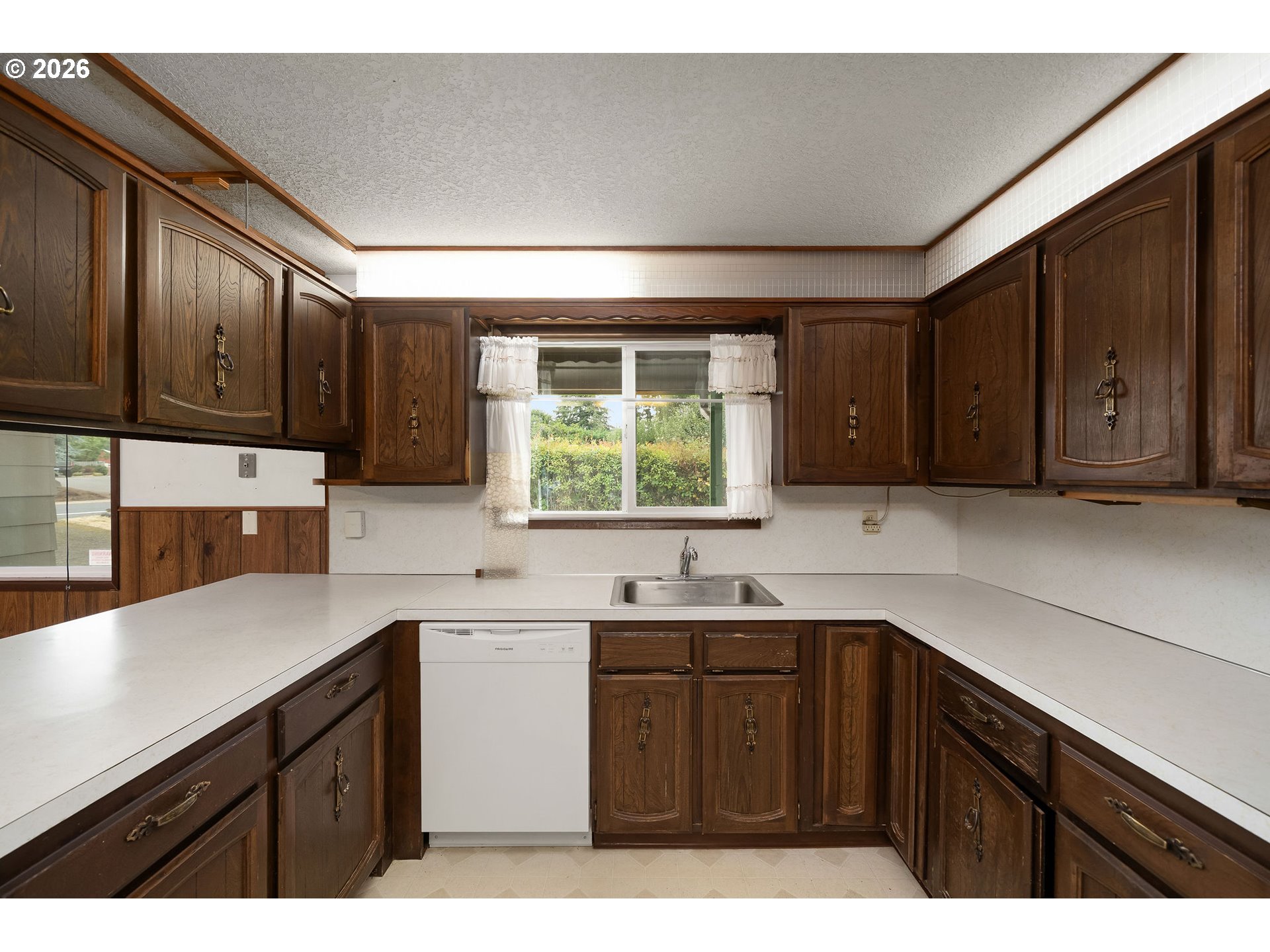 15515 South Henrici Road Oregon City, OR 97045 - Photo 6 of 31 Gallery Image 6