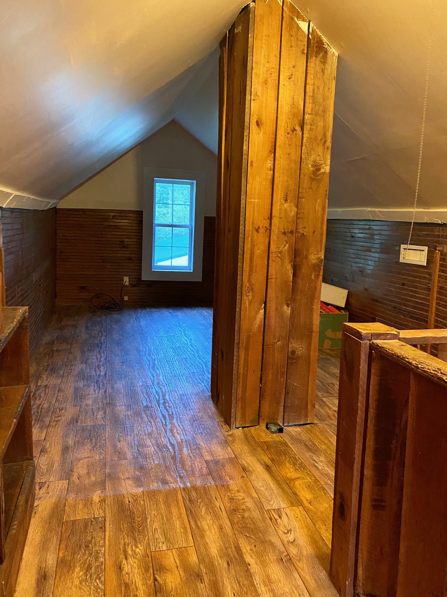 610 Days Road Lafayette, TN 37083 - Photo 13 of 13 a view of a hallway with wooden door