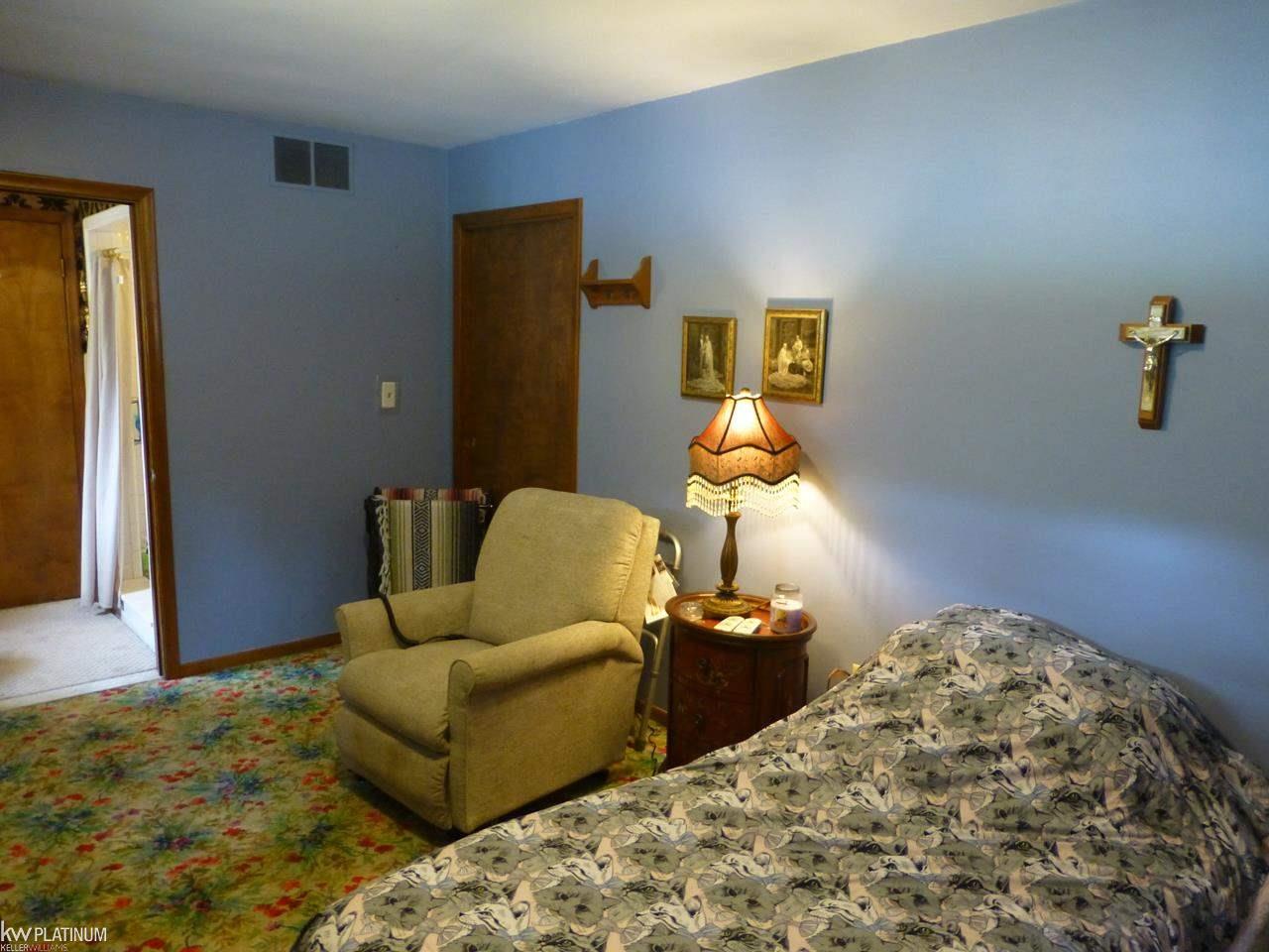 6240 County Line Road New Baltimore, MI 48047 - Photo 39 of 79 50079407-39.JPG