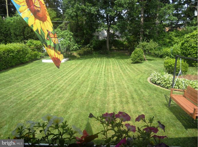 8116 Ridgely Oak Road Parkville, MD 21234 - Photo 13 of 27 Back Yard
