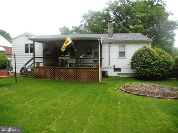 8116 Ridgely Oak Road Parkville, MD 21234 - Photo 14 of 27 Exterior (Rear)