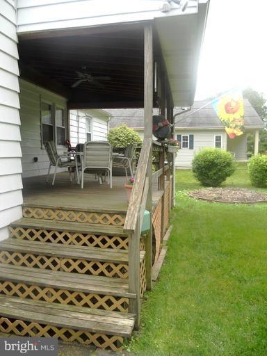 8116 Ridgely Oak Road Parkville, MD 21234 - Photo 22 of 27 Deck