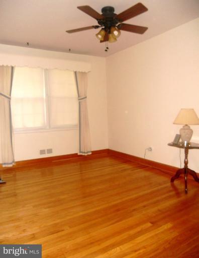 8116 Ridgely Oak Road Parkville, MD 21234 - Photo 5 of 27 3rd Bedroom