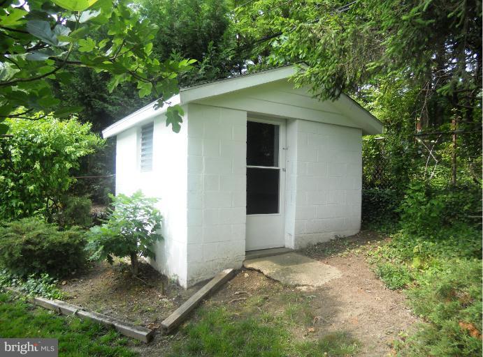 8116 Ridgely Oak Road Parkville, MD 21234 - Photo 8 of 27 Shed