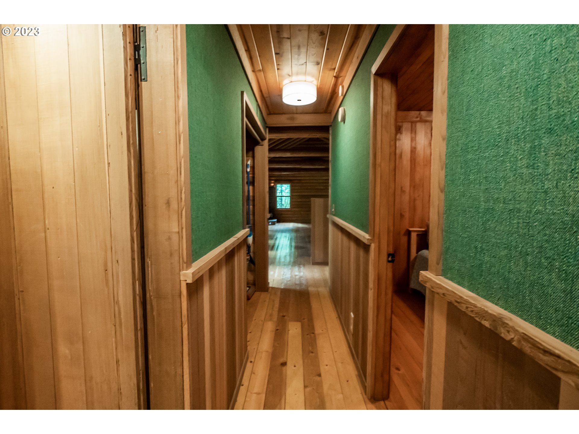 29588 Simmons Road Eugene, OR 97405 - Photo 13 of 44 a view of entryway