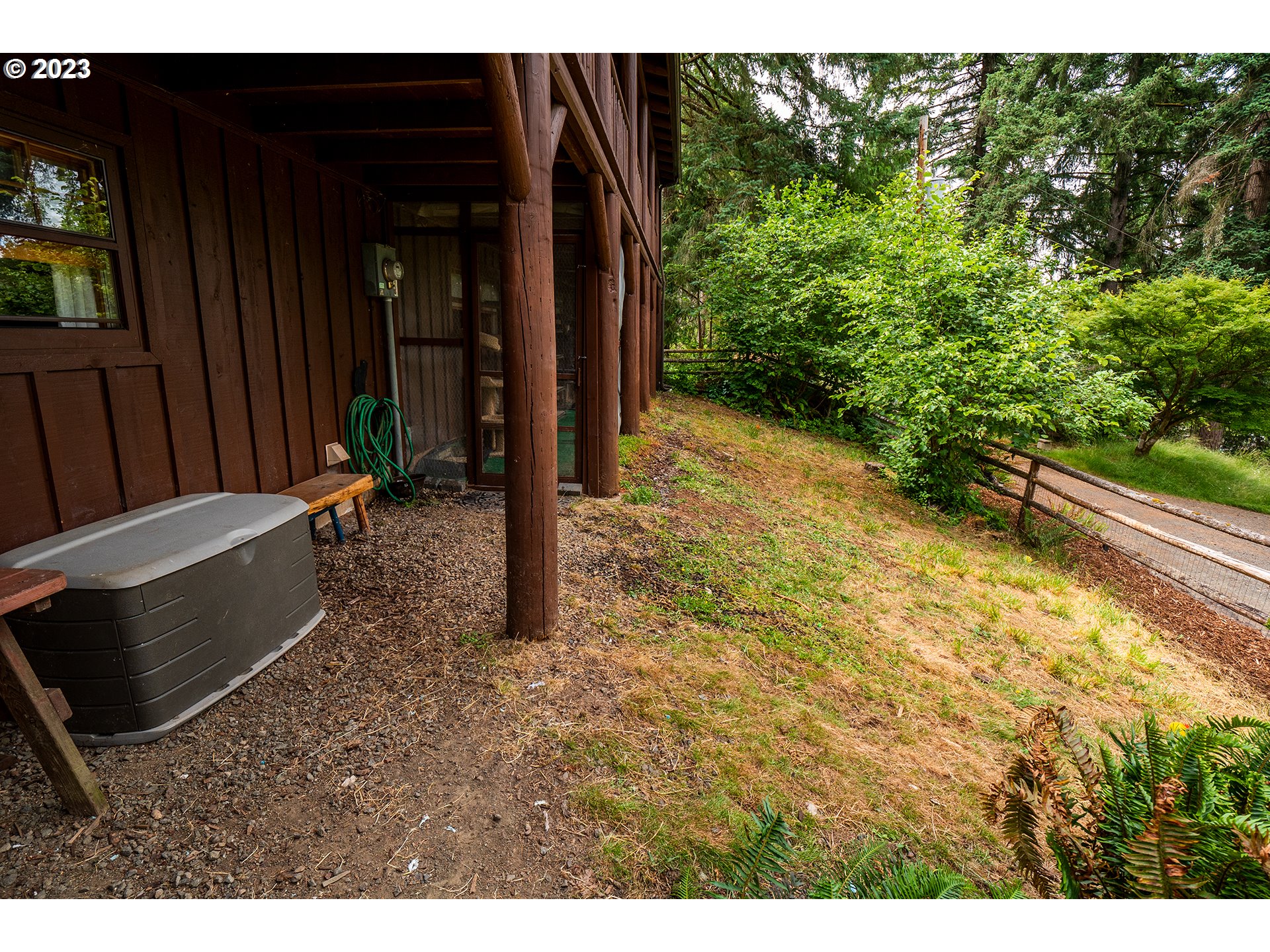 29588 Simmons Road Eugene, OR 97405 - Photo 30 of 44 a backyard of a house with lots of green space