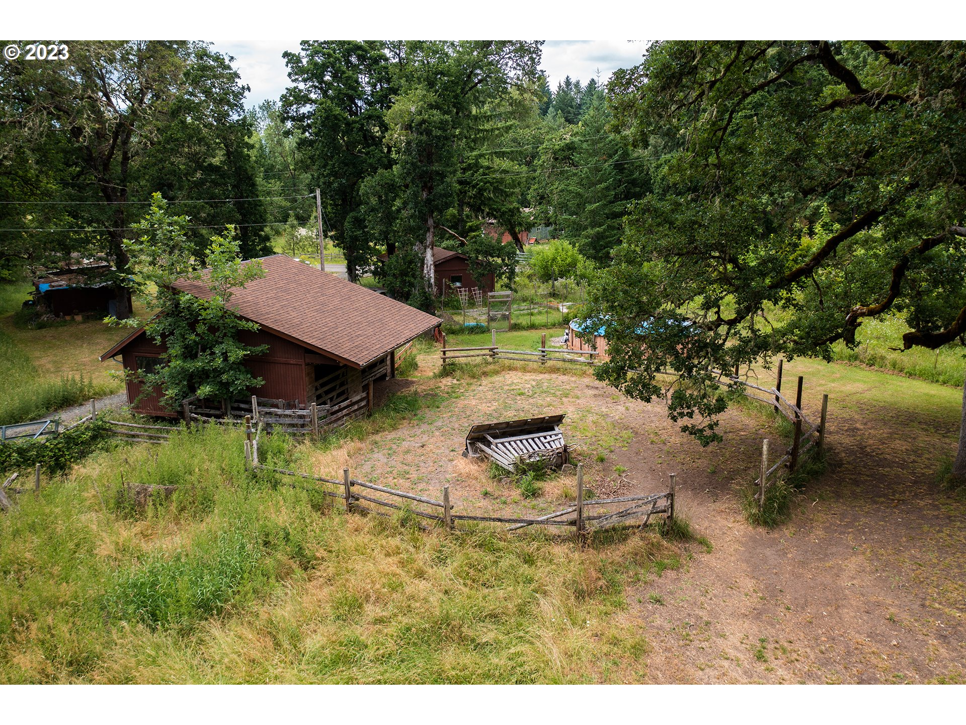 29588 Simmons Road Eugene, OR 97405 - Photo 38 of 44 a view of a swimming pool and lounge chairs