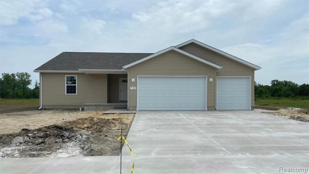 720 Range Road Marysville, MI 48040 - Photo 2 of 24
