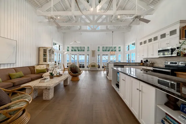 $3,350,000 | 236 Tarpon Street, Tavernier, FL 33070