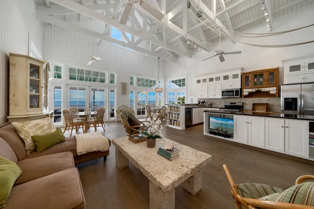 $3,350,000 | 236 Tarpon Street, Tavernier, FL 33070