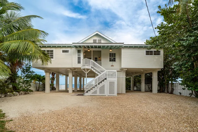 $3,350,000 | 236 Tarpon Street, Tavernier, FL 33070