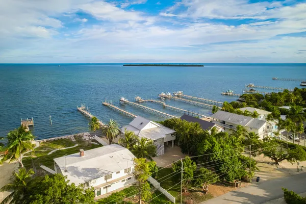 $3,350,000 | 236 Tarpon Street, Tavernier, FL 33070