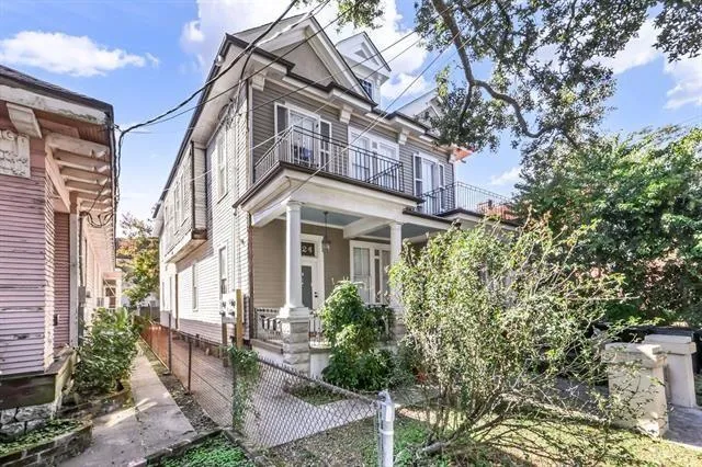 $1,950 | 5024 Magazine Street, Unit D, New Orleans, LA 70115