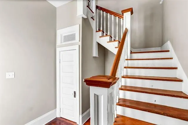 $1,950 | 5024 Magazine Street, Unit D, New Orleans, LA 70115