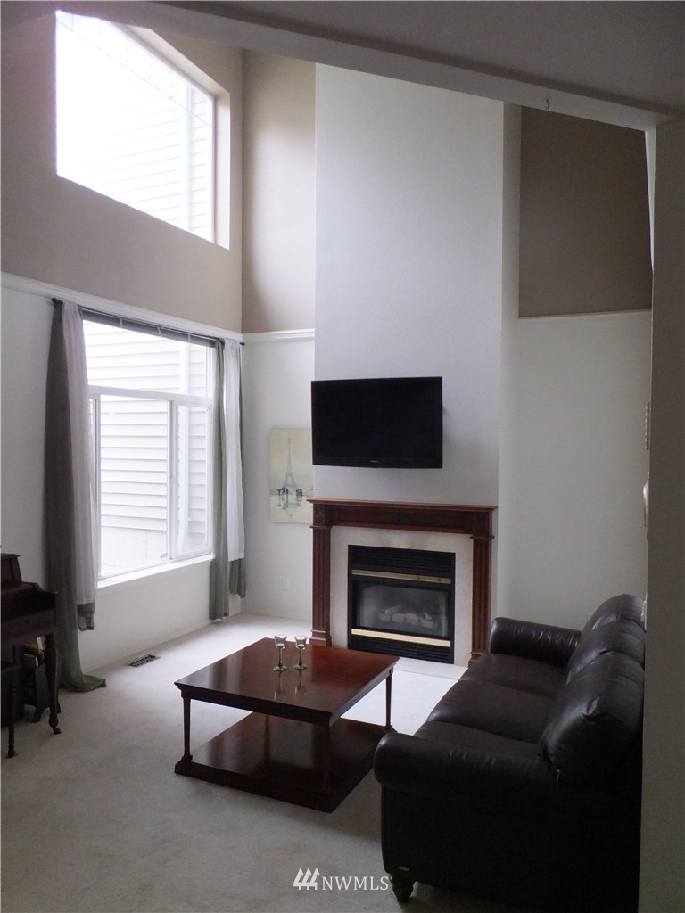 564 South 51st Court Renton, WA 98055 - Photo 3 of 17