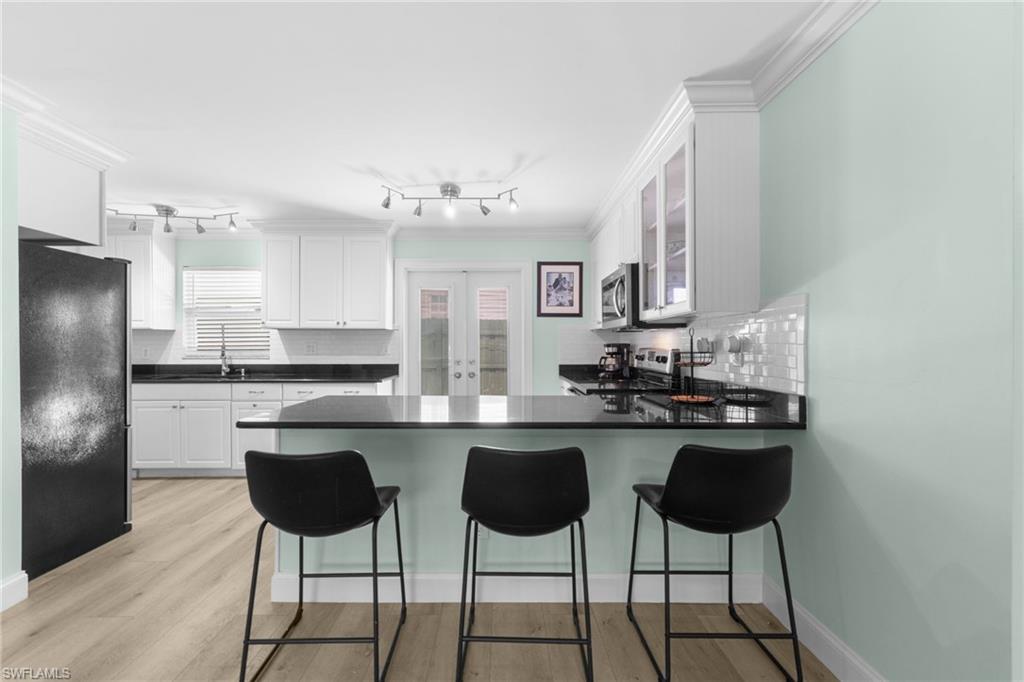 905 13th Street North Naples, FL 34102 - Photo 12 of 43