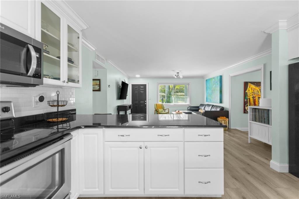 905 13th Street North Naples, FL 34102 - Photo 14 of 43